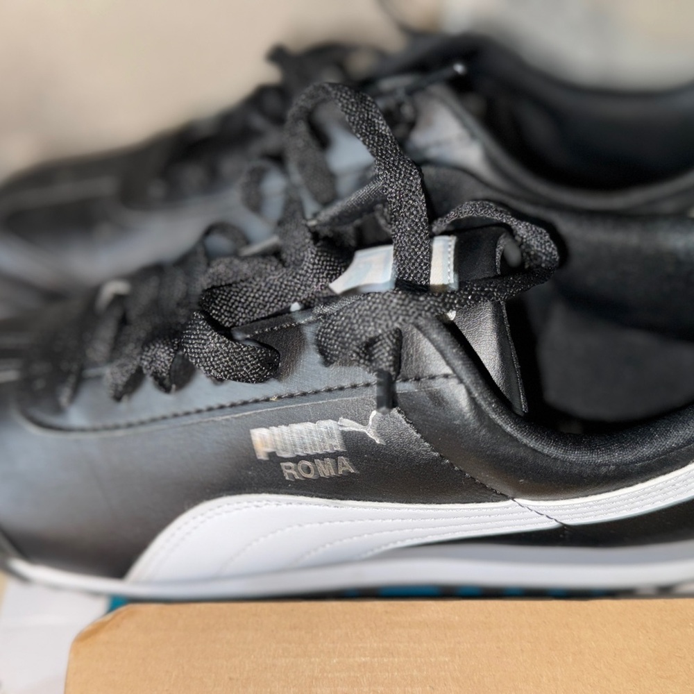 Puma Roma black & white sneakers brand new 10